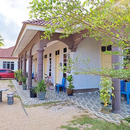 Desa Besut Inn 캄풍 쿠알라 베숫 외부 사진