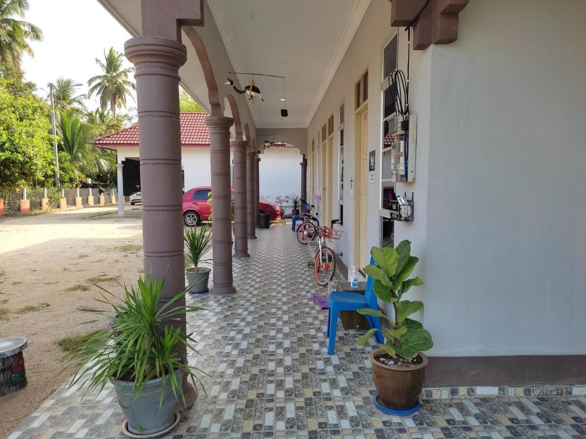 Desa Besut Inn 캄풍 쿠알라 베숫 외부 사진