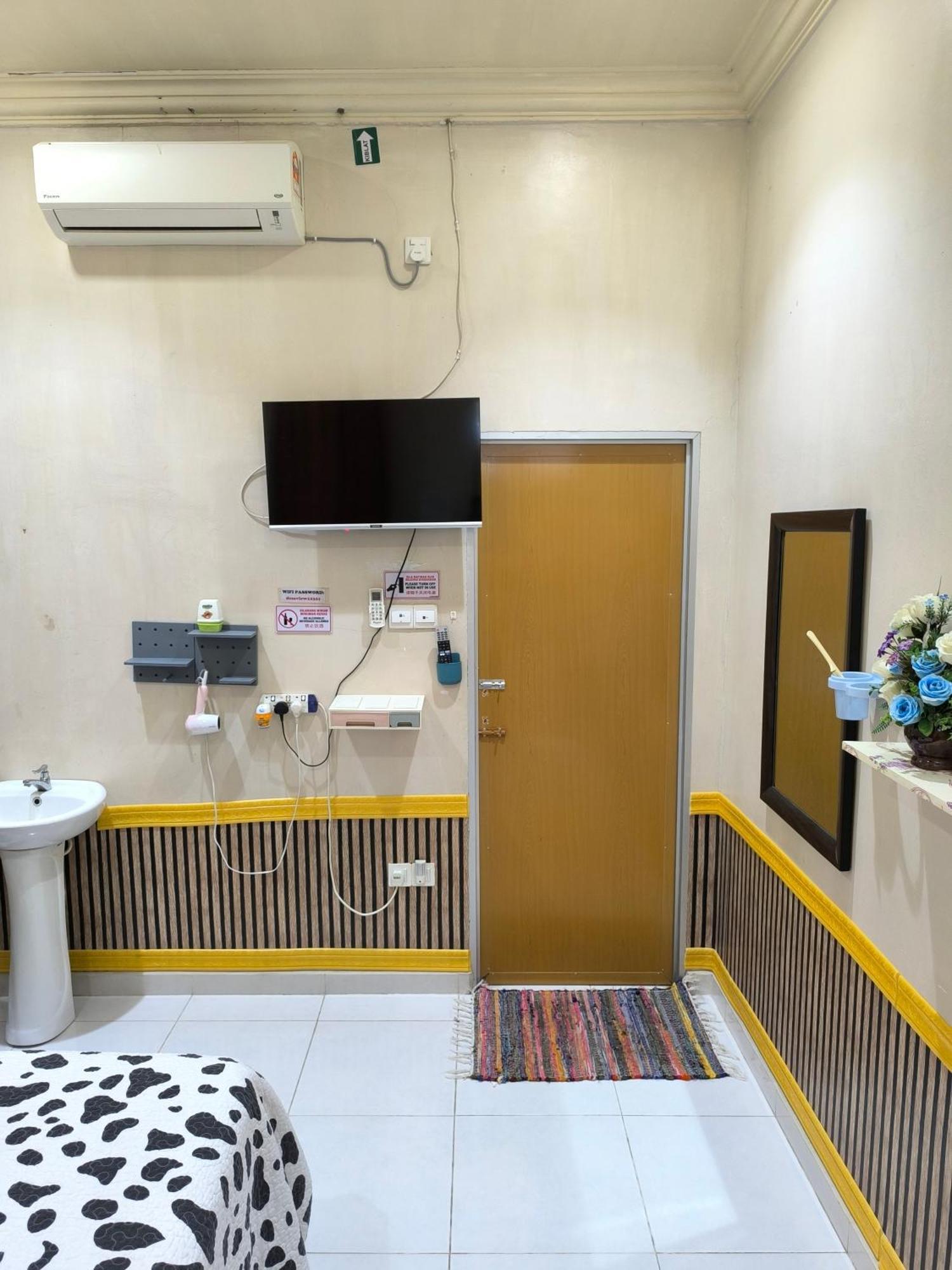 Desa Besut Inn 캄풍 쿠알라 베숫 외부 사진