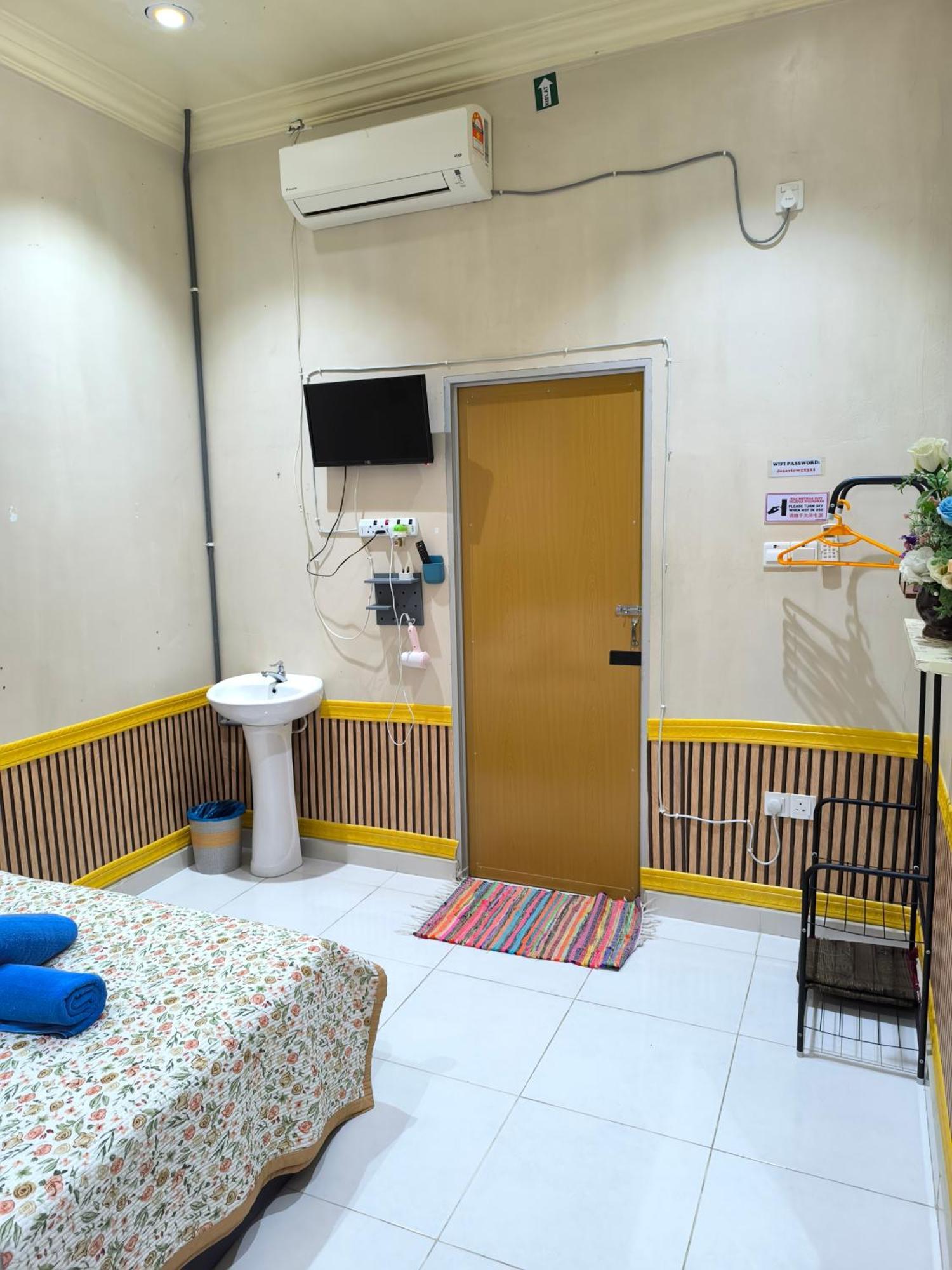 Desa Besut Inn 캄풍 쿠알라 베숫 객실 사진